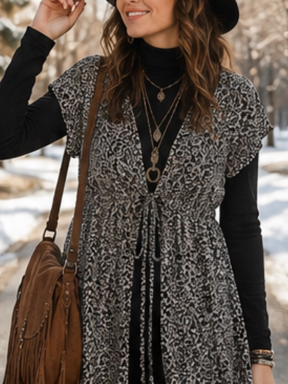 SP Abercrombie & Fitch Black and White Floral V-Neck Tie-Front Tunic